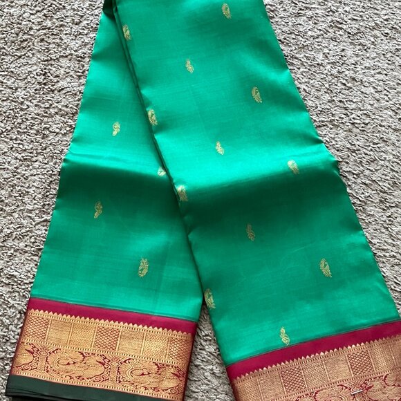 Kanchipuram Pure Silk Saree Green with Red Zari Border & Rich Pallu | Bl. Fabric - Picture 3 of 14